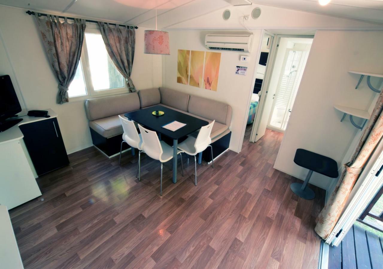 Villa Al Mare Camping - 4 Stelle カヴァッリーノ・トレポルティ エクステリア 写真